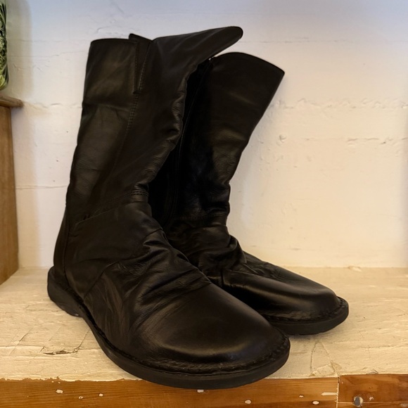 Miz Mooz Shoes - Miz Mooz Ruched Leather Mid-Shaft Boots -
Delena 41 (9.5-10)